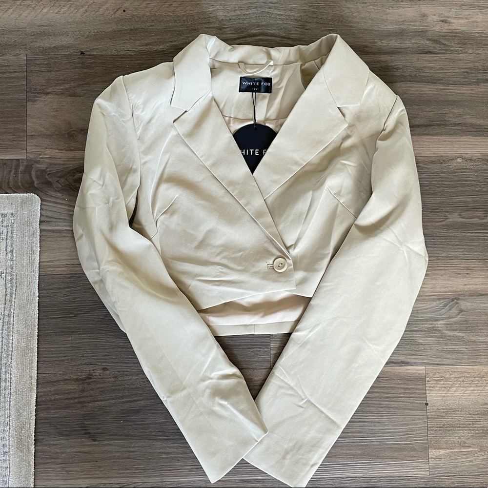 White Fox cropped blazer